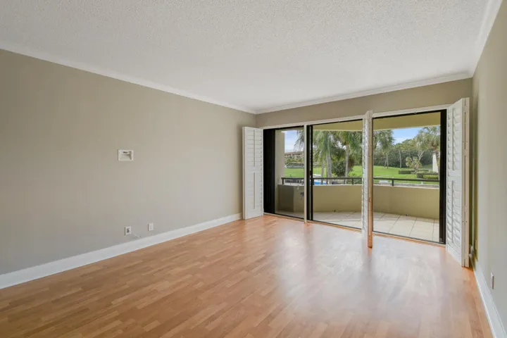 Master to private balcony