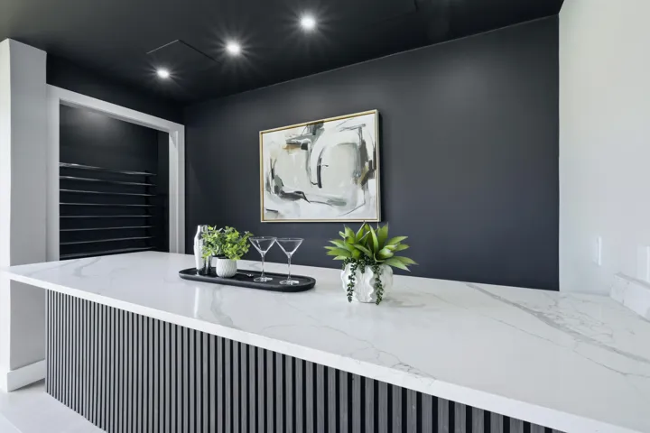 Bar/Entertaining
