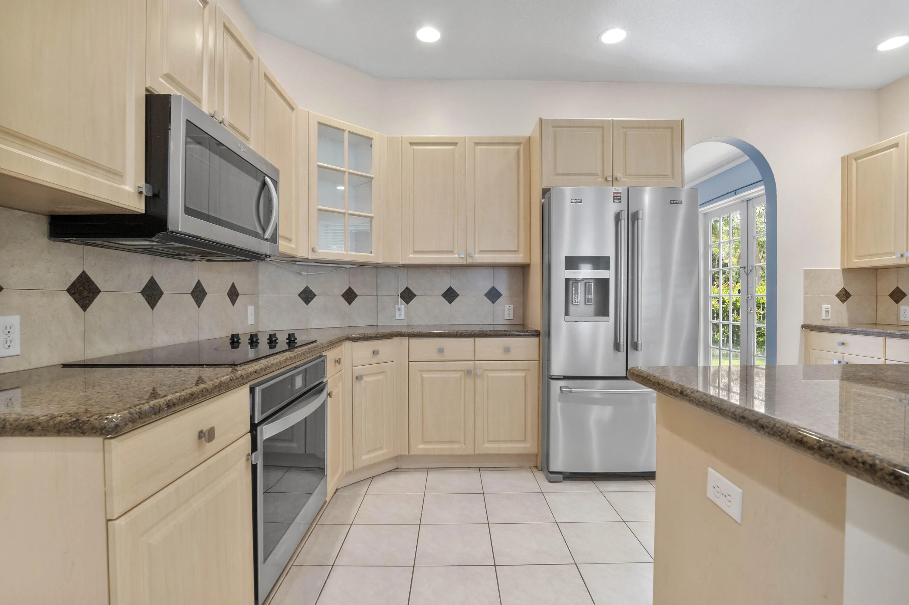6370 Stonehurst Cir_019