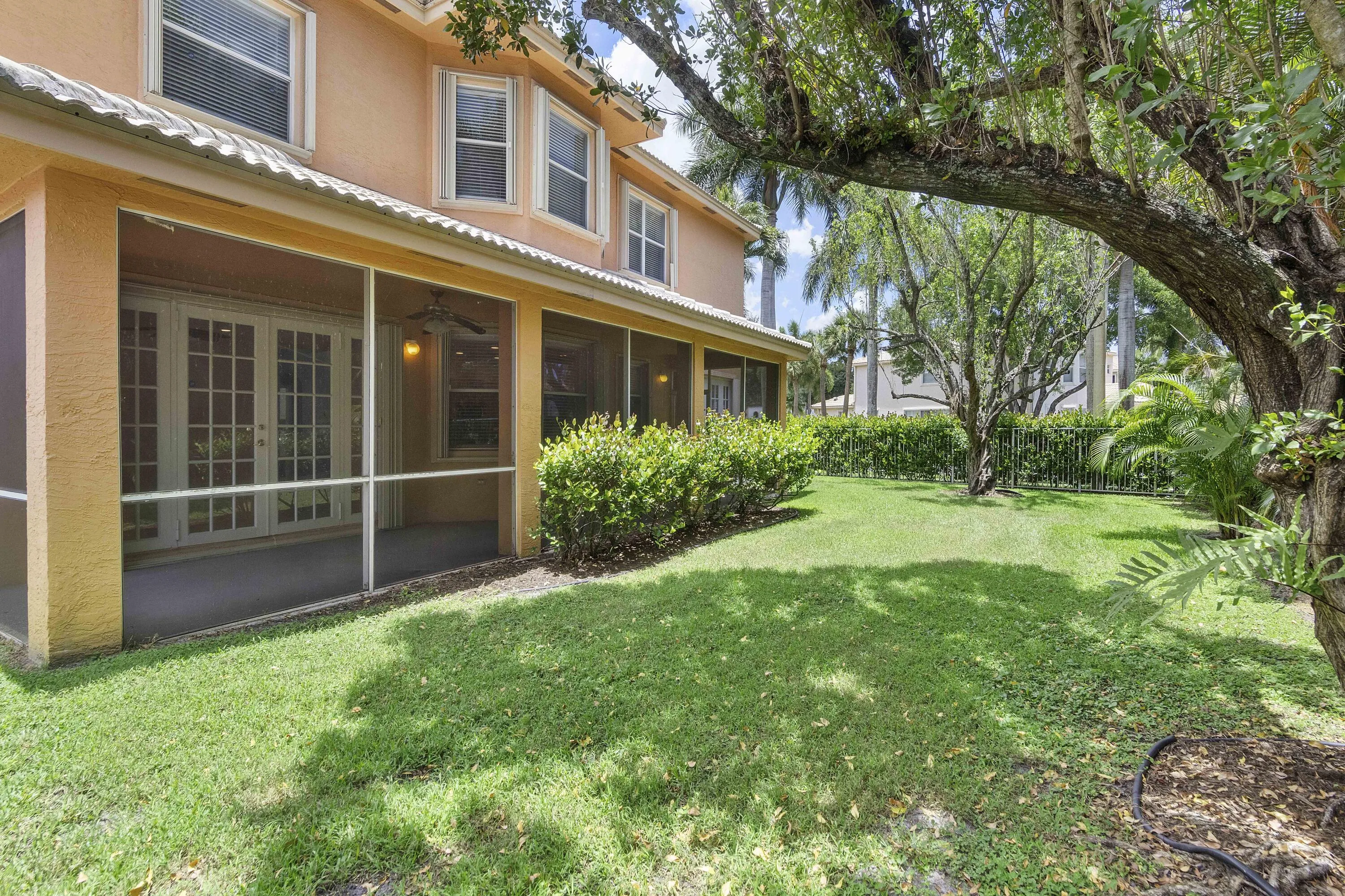 6370 Stonehurst Cir_042