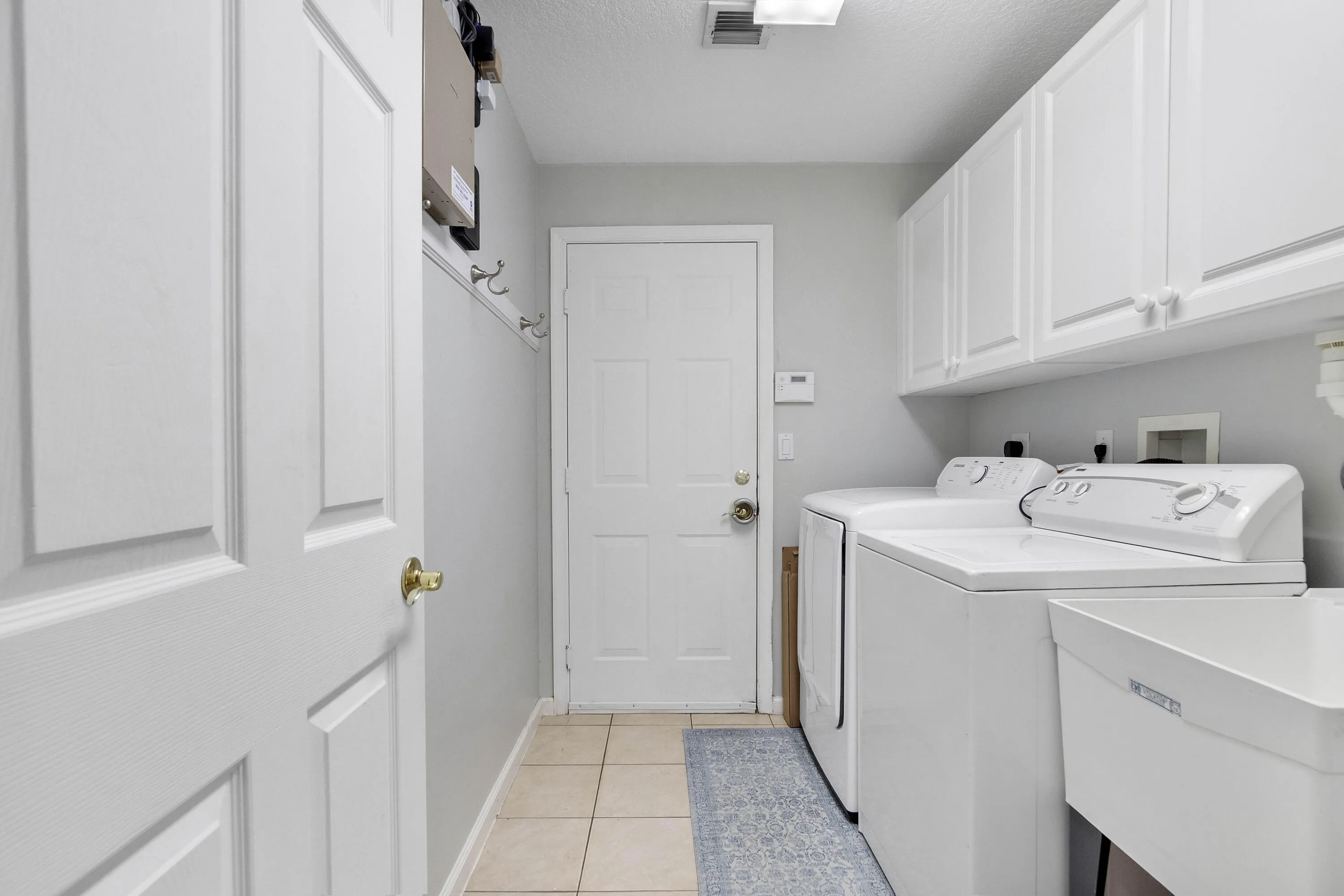 6370 Stonehurst Cir_031