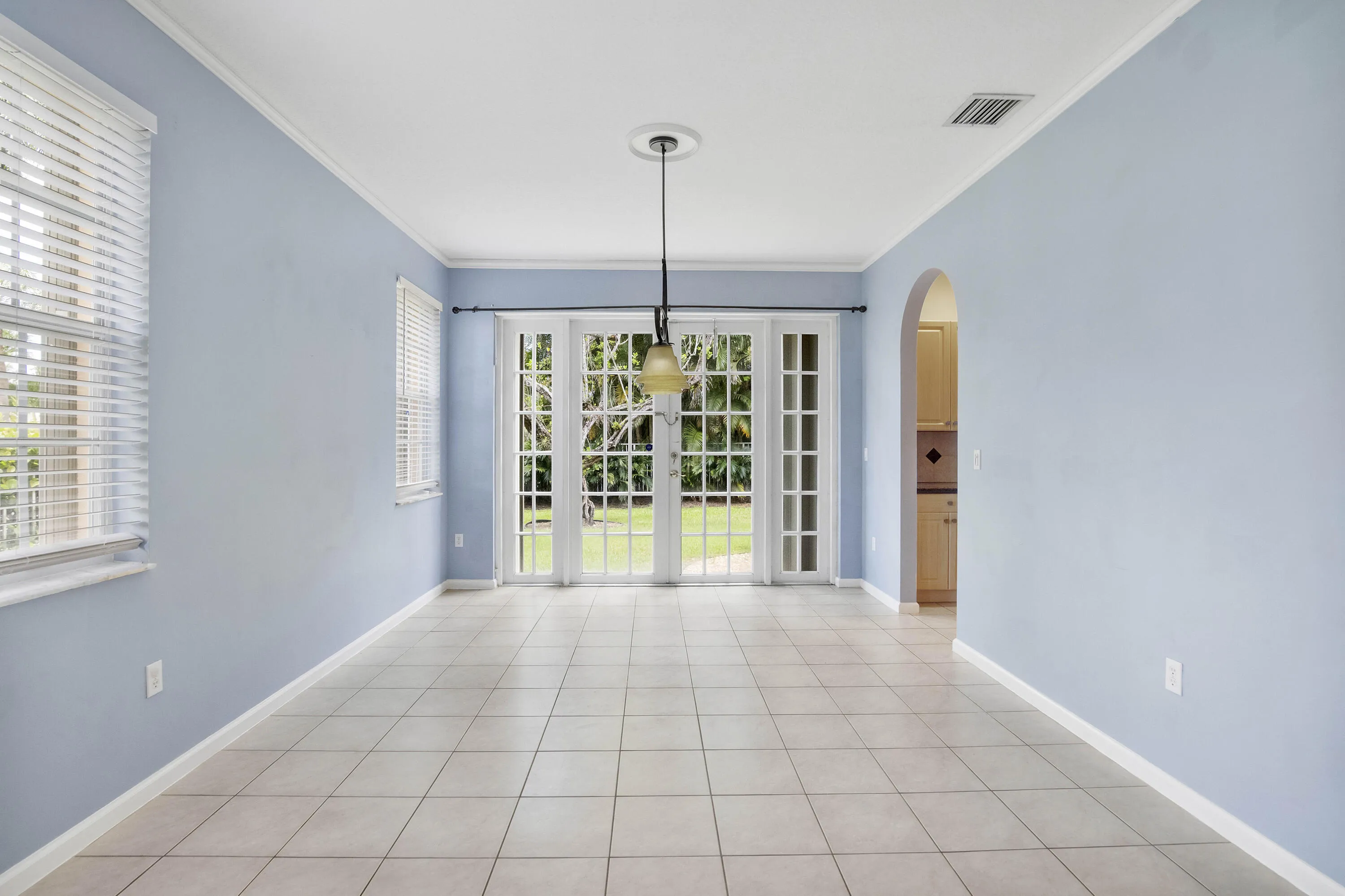 6370 Stonehurst Cir_013