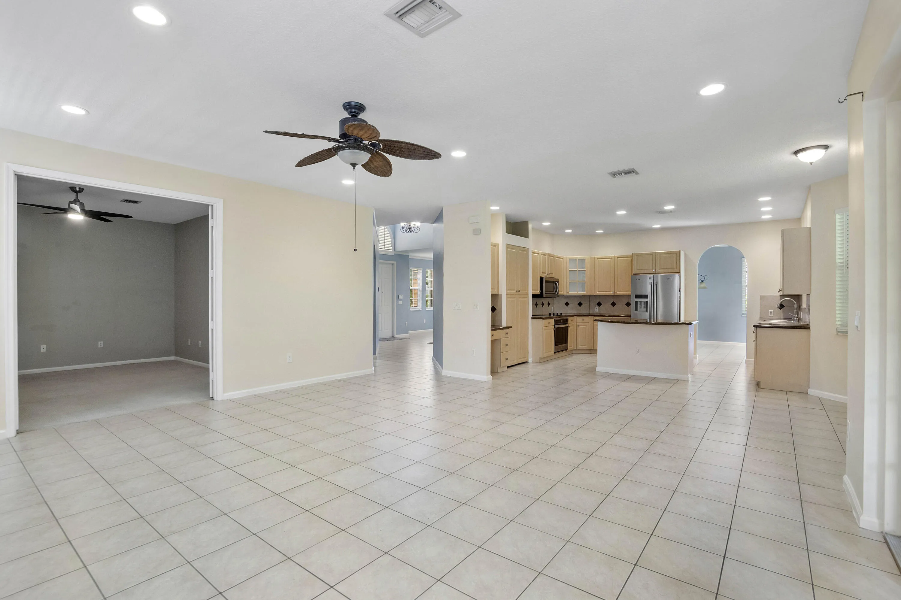 6370 Stonehurst Cir_026