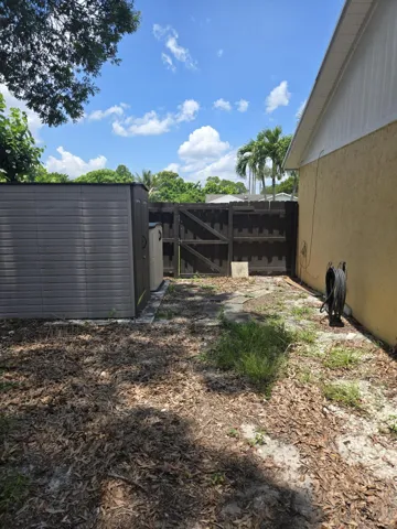 Pet area with Storage Sheds