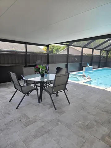 Sitting area under covered Lanai