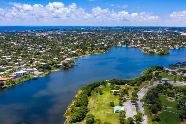 081-1508LakeDrive-DelrayBeach-FL-33444-S