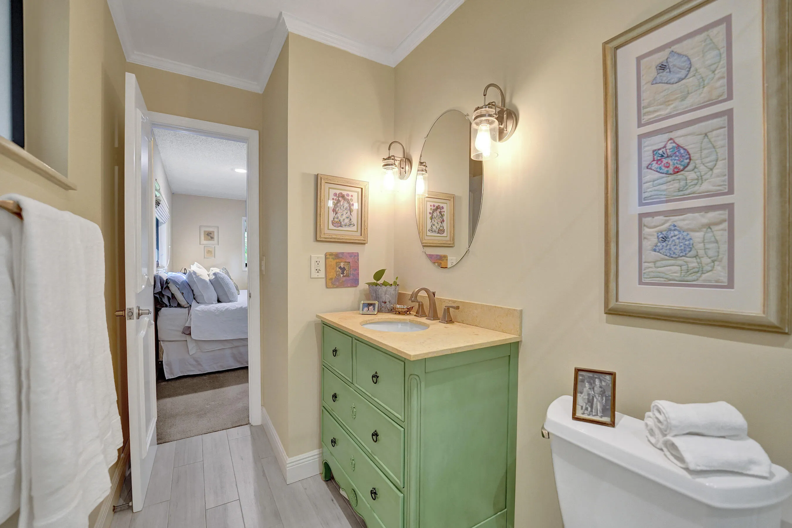 Private En-Suite Primary Bath