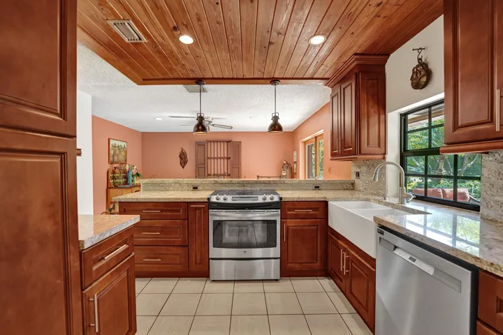 Kitchen - Pine Plank Ceiling