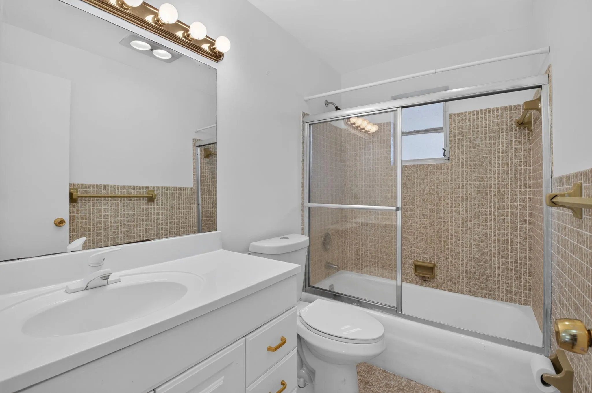2nd Bathroom