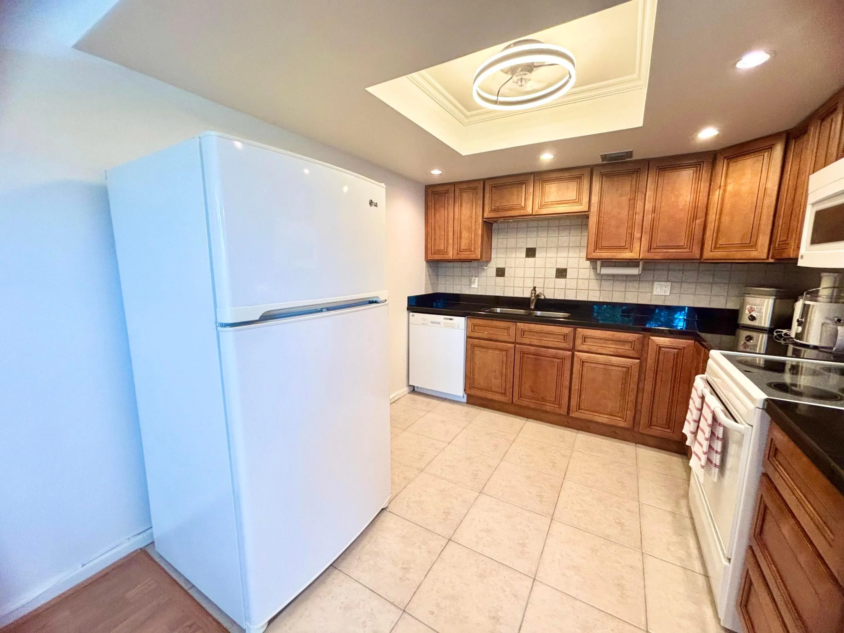 Recessed Lighting, Ceramic Tile, Tray Ceiling