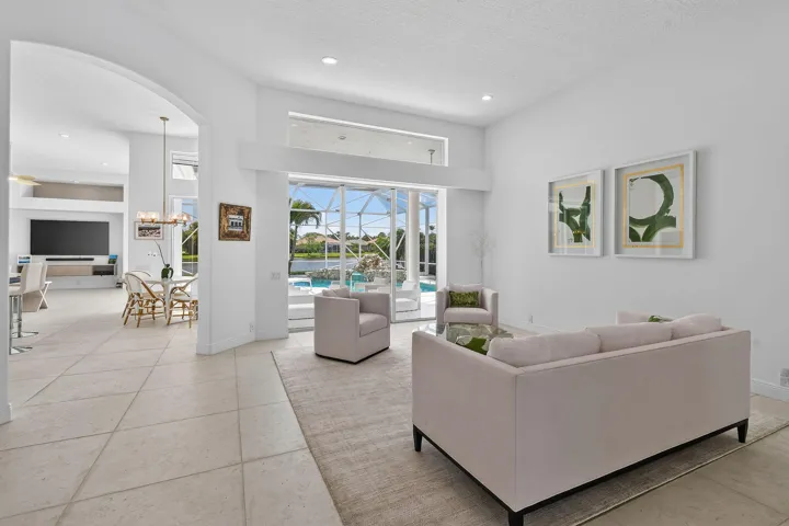 8091SEWoodlakeLane(16)