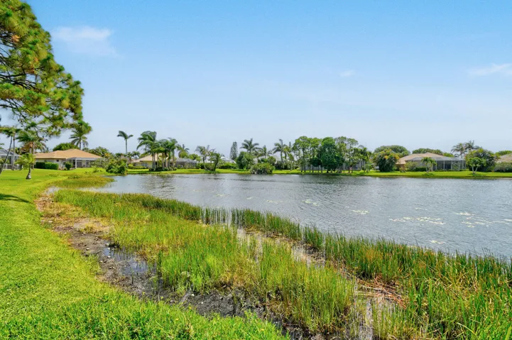 8091SEWoodlakeLane(87)