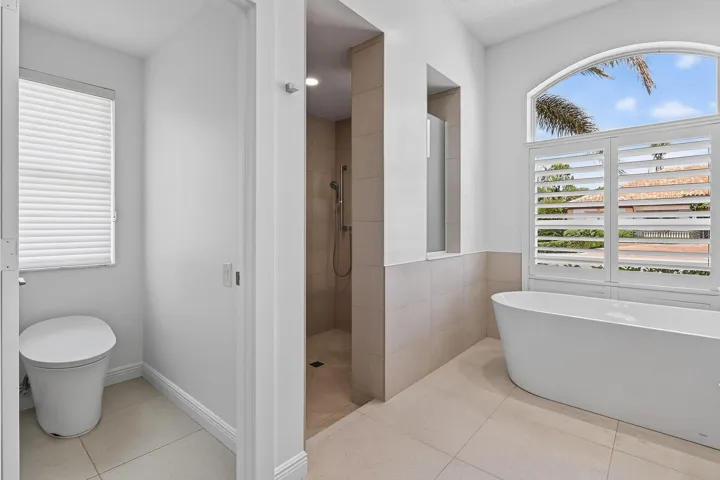8091SEWoodlakeLane(46)