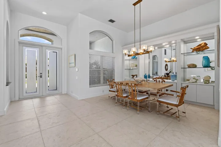 8091SEWoodlakeLane(22)