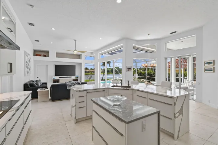 8091SEWoodlakeLane(28)