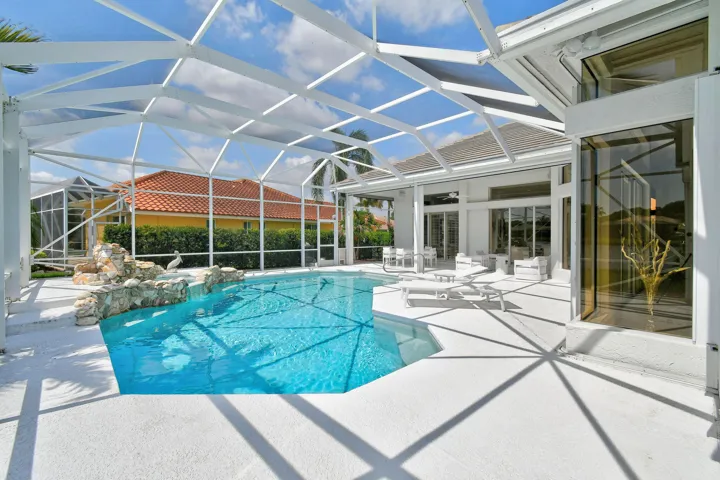 8091SEWoodlakeLane(78)