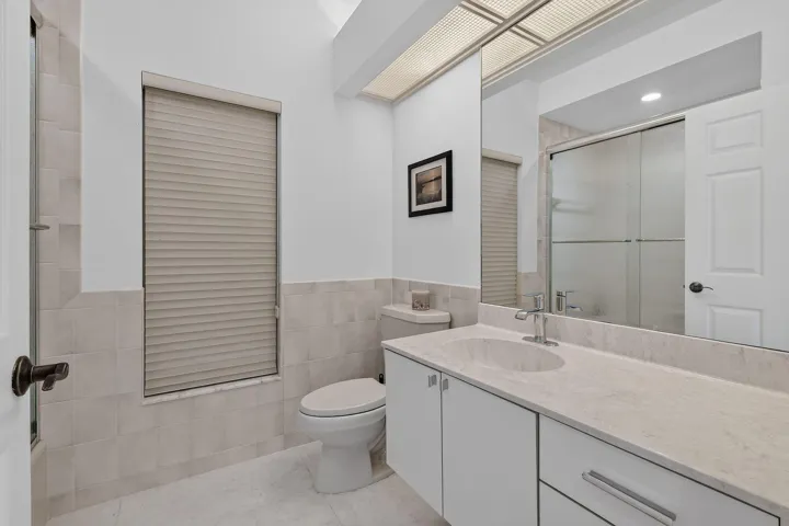 8091SEWoodlakeLane(58)
