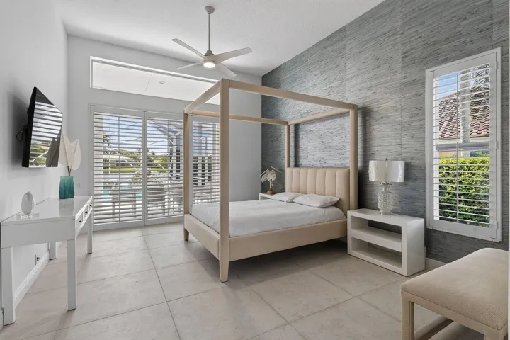 8091SEWoodlakeLane(39)