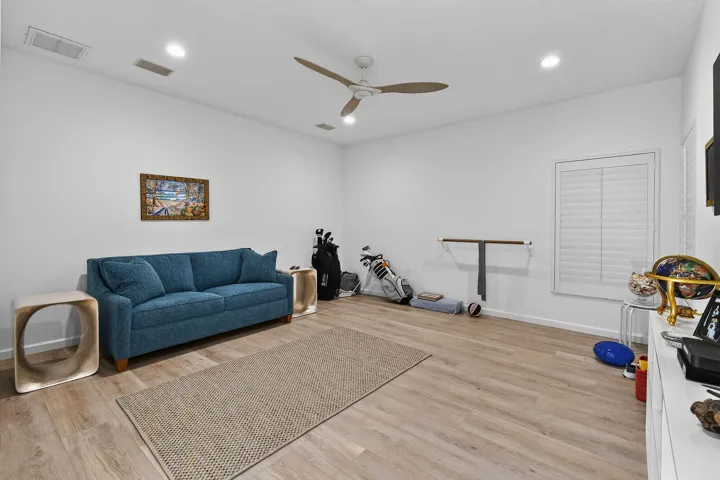 8091SEWoodlakeLane(65)