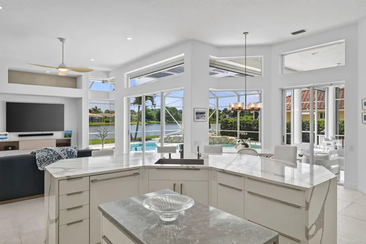 8091SEWoodlakeLane(29)