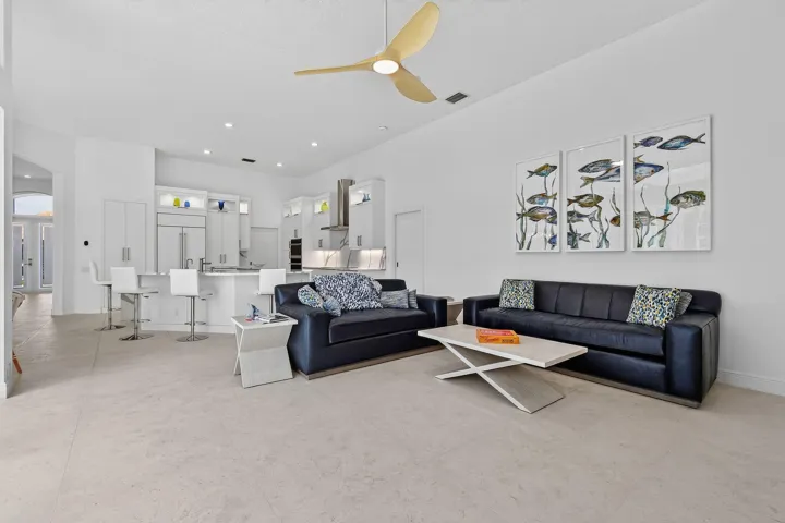 8091SEWoodlakeLane(36)