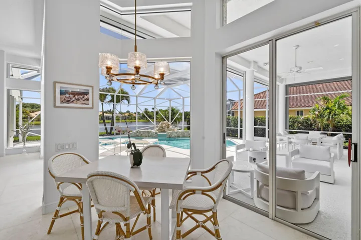 8091SEWoodlakeLane(33)