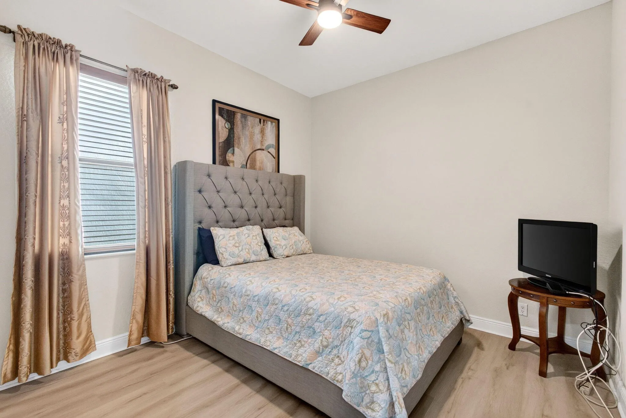 Second bedroom