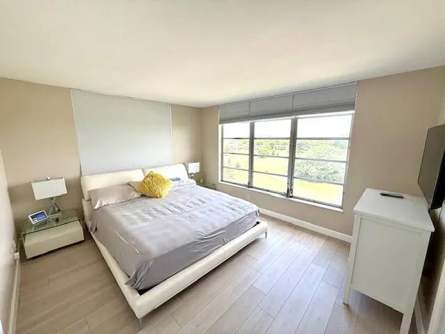 Palm Aire- Second Bedroom 6