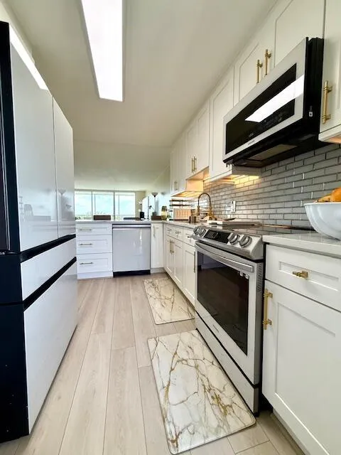 Palm Aire- Kitchen 4