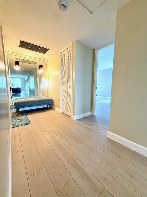 Palm Aire- Apt entrance