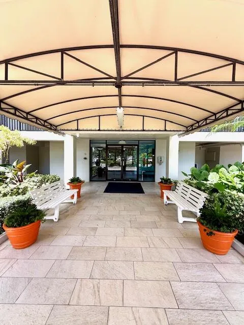 Palm Aire- Front of Building