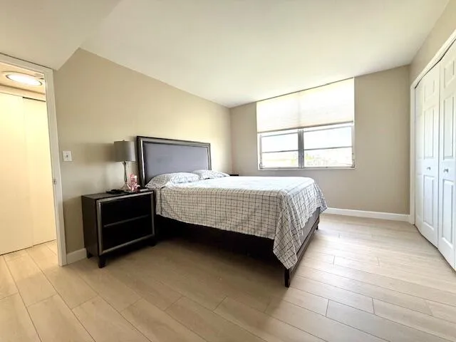 Palm Aire- Guest Bedroom 5