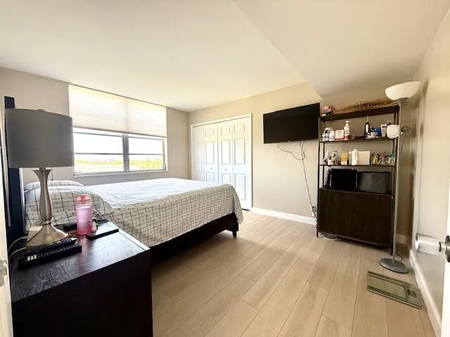 Palm Aire- Guest Bedroom 6