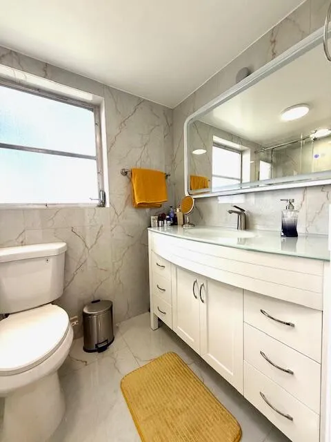 Palm Aire- Master Bathroom 4