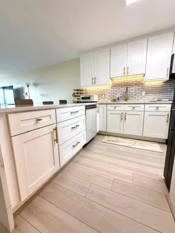 Palm Aire- Kitchen 10