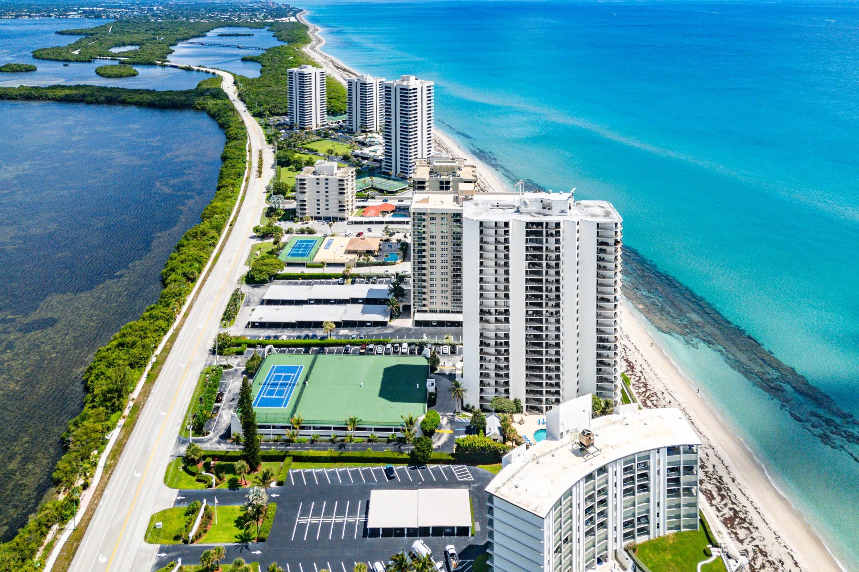 048-5420NorthOceanDrive-905-RivieraBeach