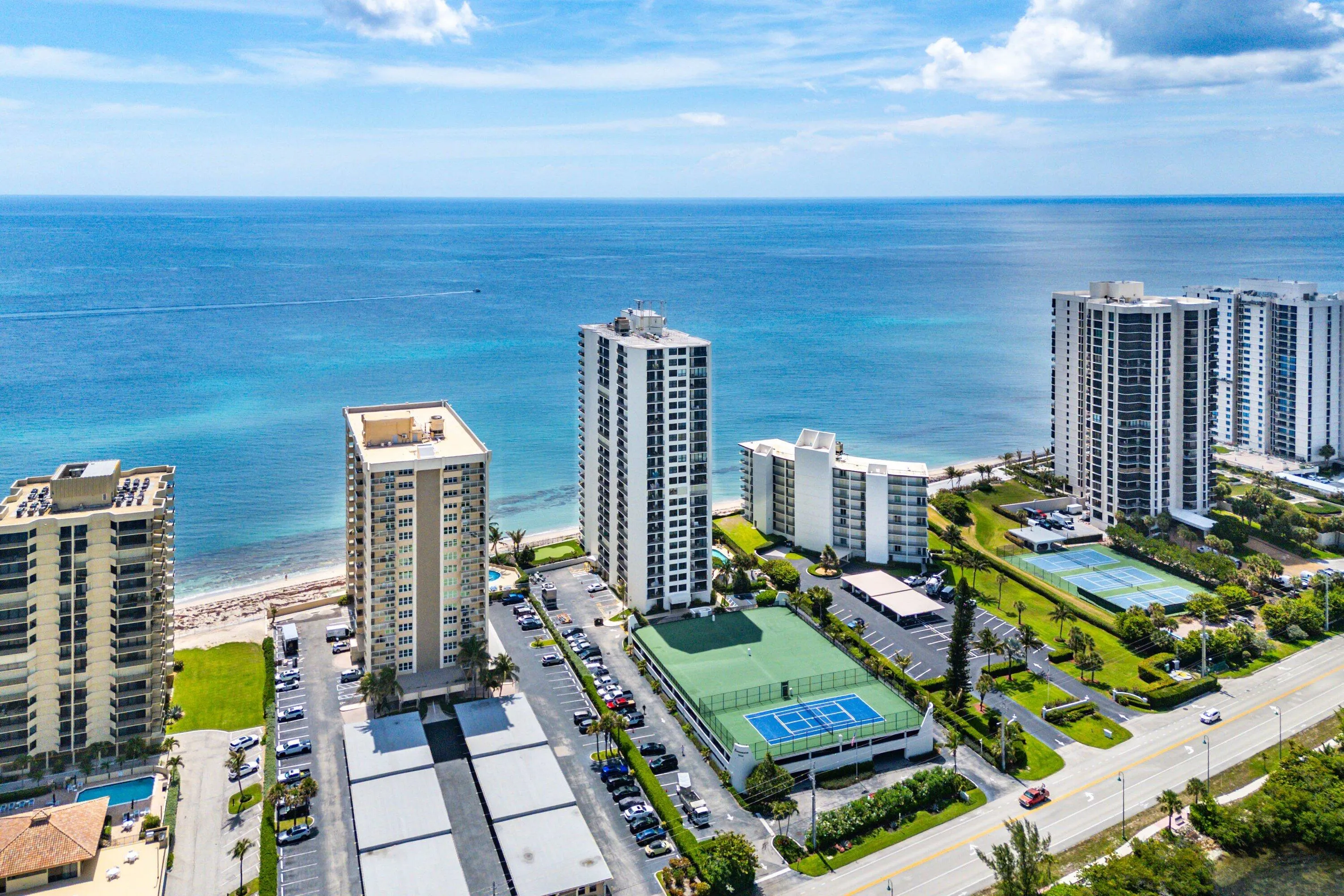 038-5420NorthOceanDrive-905-RivieraBeach