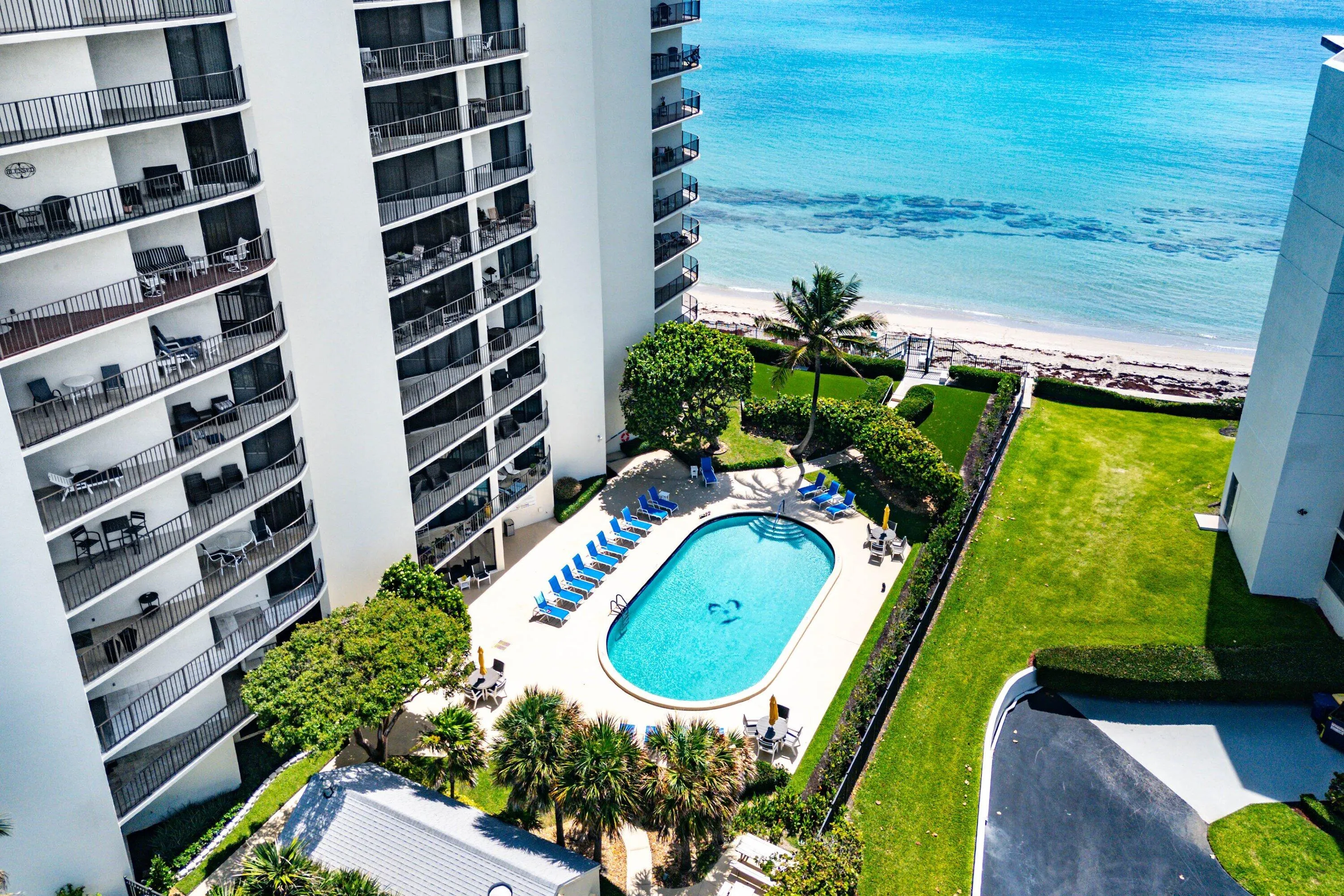 047-5420NorthOceanDrive-905-RivieraBeach