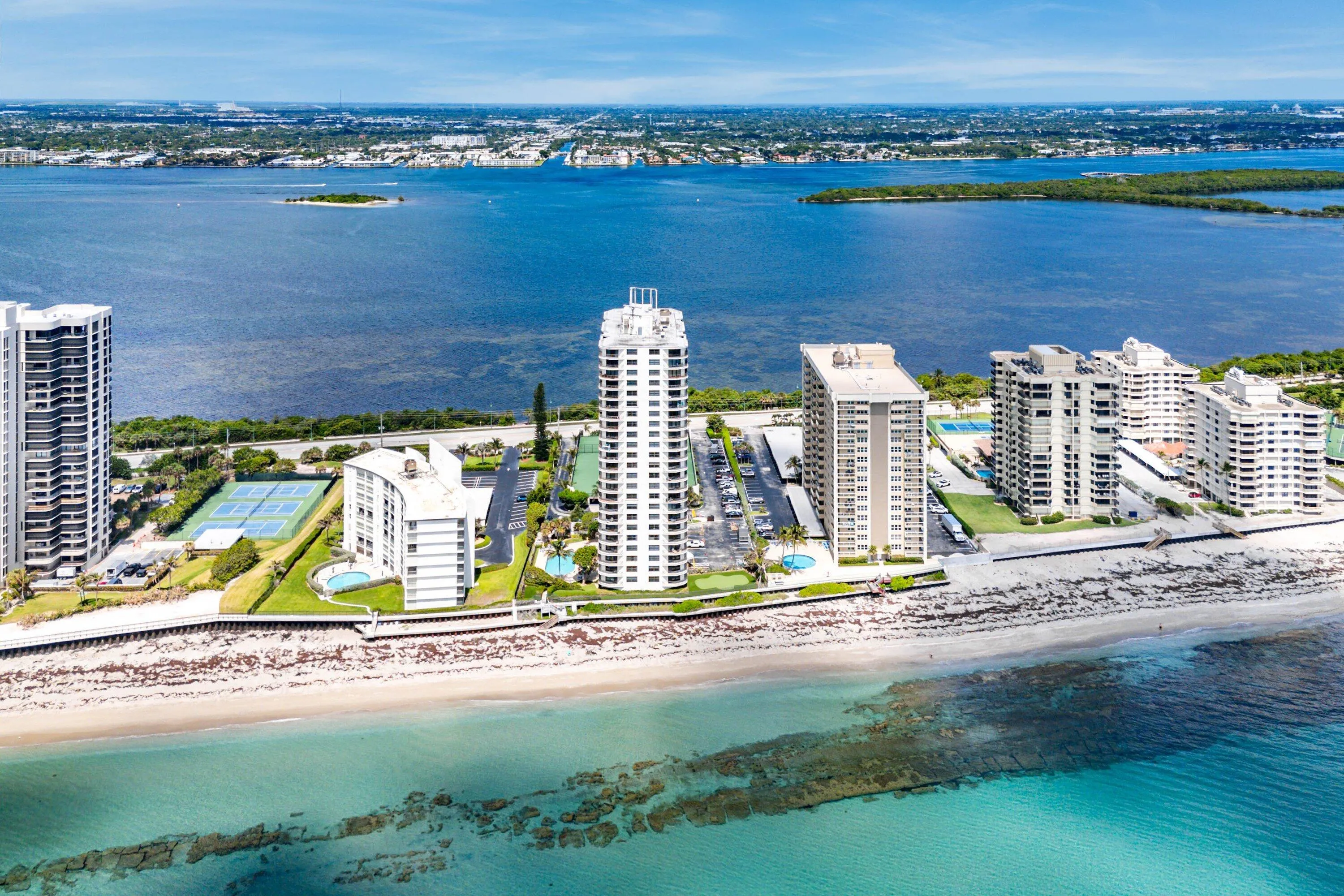 043-5420NorthOceanDrive-905-RivieraBeach