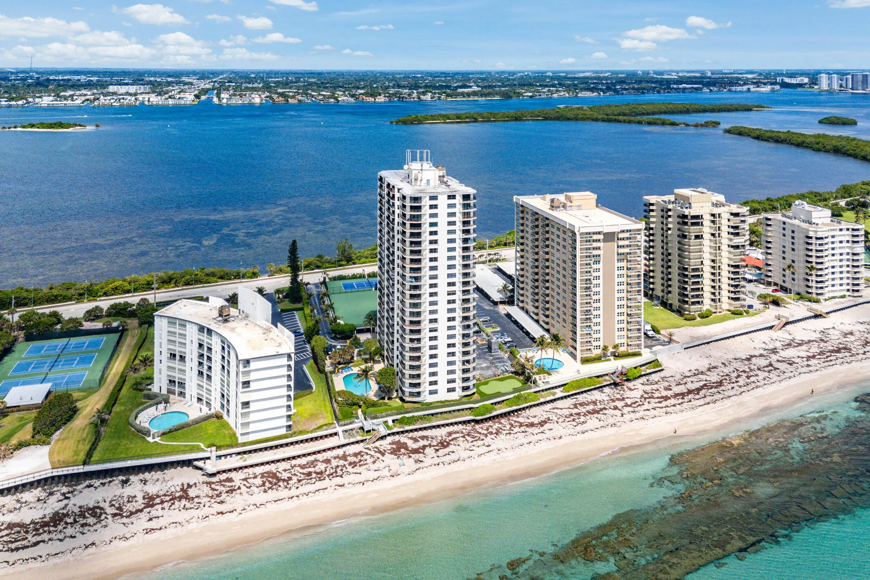 045-5420NorthOceanDrive-905-RivieraBeach