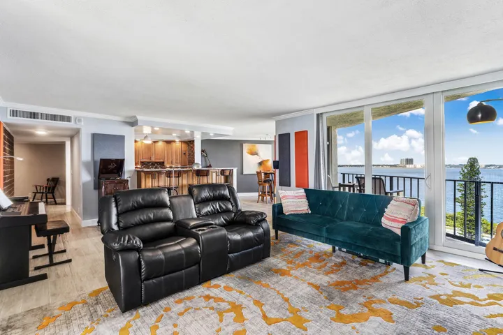 012-5420NorthOceanDrive-905-RivieraBeach