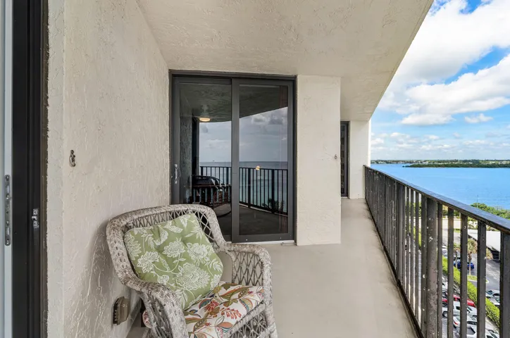 026-5420NorthOceanDrive-905-RivieraBeach