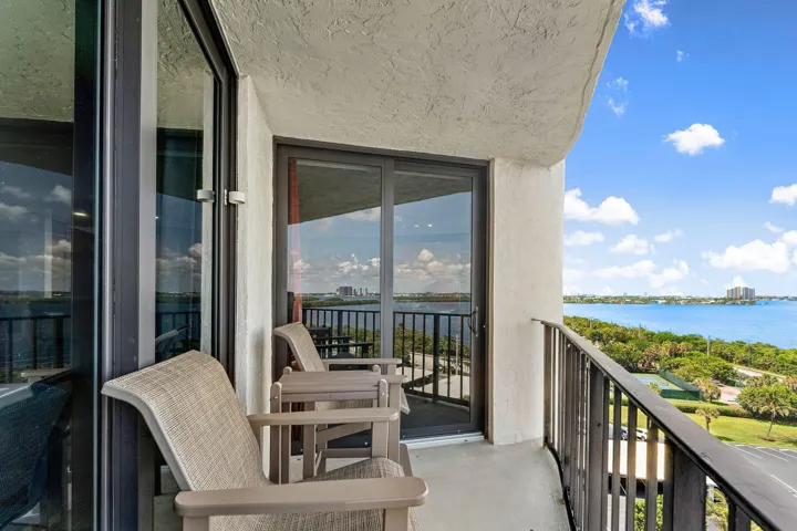 033-5420NorthOceanDrive-905-RivieraBeach