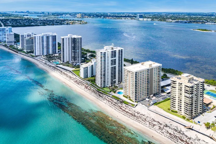 042-5420NorthOceanDrive-905-RivieraBeach