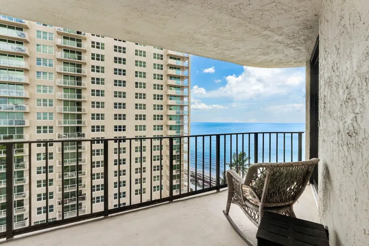 024-5420NorthOceanDrive-905-RivieraBeach