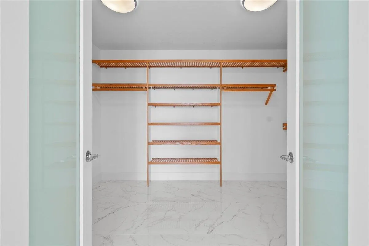 Walk-in Closet
