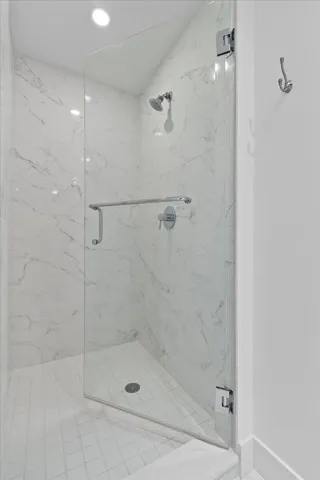 Den Shower