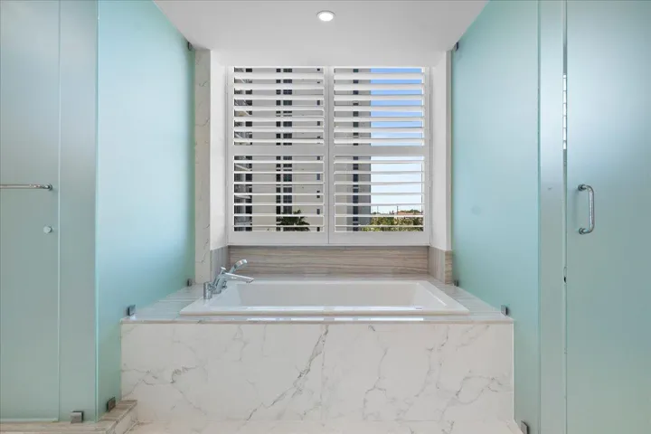 Tub