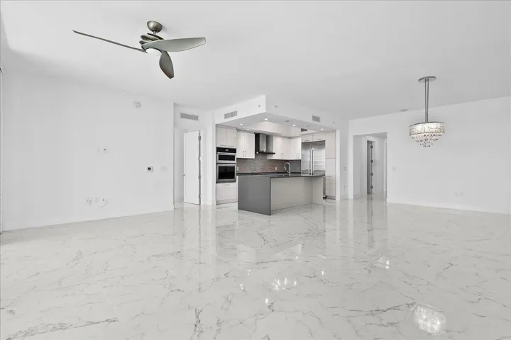 Living Room/Kitchen