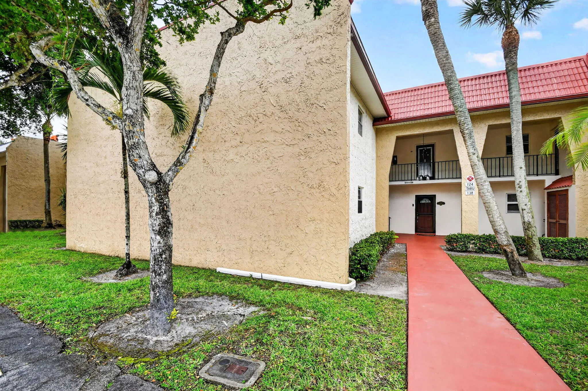 Front view of 124 Condo Building